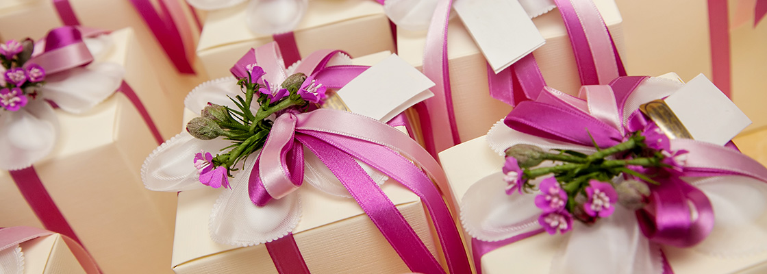 Wedding Favors: Tips + Trends  Versailles Ballroom, Toms 